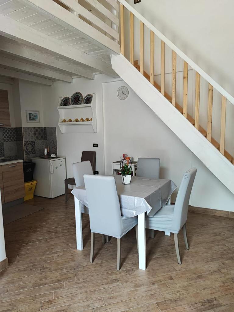 Greta Viola House Apartment Squinzano ภายนอก รูปภาพ